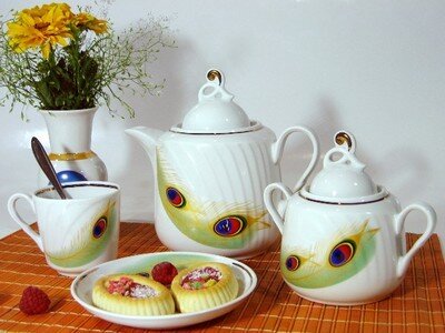 Д6с2272ф34 (в кор.1наб.) - Сервиз чайный 14пр. ф.4 [01073463] Д6с2272ф34 (в кор.1наб.) - Сервиз чайный 14пр. ф.416 Голубка "Пава" (Чайник 1000см3 - 1шт, сахарница 400см3 - 1шт, чашка чайная 220см3 - 6шт, блюдце чайное 140мм - 6шт, крышка чайника 1000см3 - 1шт, крышка сахарницы 400см3 - 1шт.)