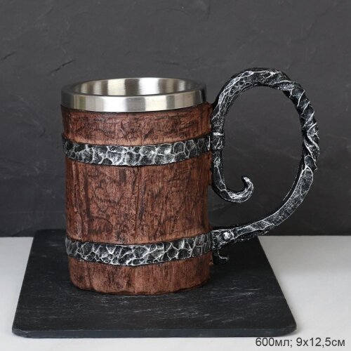 737505 (в уп.24шт.) - Кружка пивная 600мл Бочонок [01087156] 737505 (в уп.24шт.) - Кружка пивная 600мл Бочонок /B9983/, материал: металл.