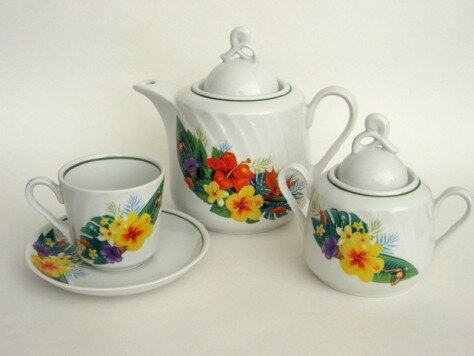 Д5с0158/1ф34 (в кор.1наб.) - Сервиз чайн.14пр.ф.41 [01070053] Д5с0158/1ф34 (в кор.1наб.) - Сервиз чайн.14пр.ф.416 голубка "Райский остров" (Чайник 1000см3 - 1шт, сахарница 400см3 - 1шт, чашка чайная 220см3 - 6шт, блюдце чайное 140мм - 6шт, крышка чайника 1000см3 - 1шт, крышка сахарницы 400см3 - 1шт.)