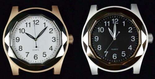 WS-7073 (в кор.10шт.) - Часы настенные &quot;Наручные ч [01087447] WS-7073 (в кор.10шт.) - Часы настенные "Наручные часы", 2 цвета, (золото,серебро)размер: 36х36,5х5,3см, материал: пластик, стекло,кварцевый бесшумный механизм с плавным ходом.