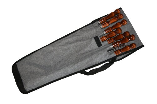 2К-645 (в уп.1наб.) - Набор шашлычный в колчане ст [01100120] 2К-645 (в уп.1наб.) - Набор шашлычный в колчане стандарт (однотонный), 6 шампуров с дер. лакиров. ручкой "ФИГУРНАЯ" + вилка-шампур + кочерга + нож + таганок + шампур грибы (х2шт).