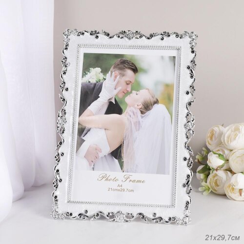 733455 (в уп.36шт.) - Фоторамка 20x30см. / C2053 / [01110997] 733455 (в уп.36шт.) - Фоторамка 20x30см. / C2053 /, материал: пластик, стекло.