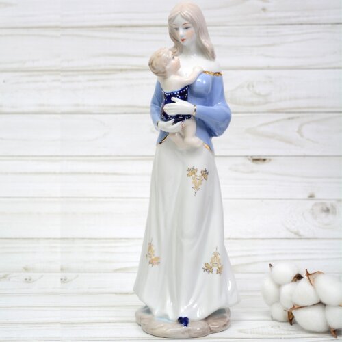 682546 (в уп.12шт.) - Статуэтка  дама с младенцем [01104208] 682546 (в уп.12шт.) - Статуэтка  дама с младенцем 30см / 200315 /, материал: фарфор.