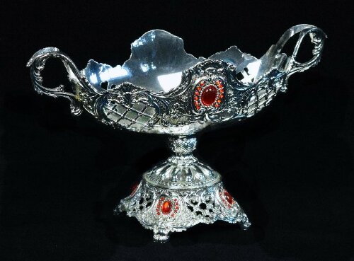 S1-082 (в кор.6шт.) - Ваза-ладья на ножке, материа [01013989] S1-082 (в кор.6шт.) - Ваза-ладья на ножке, материал: металл.