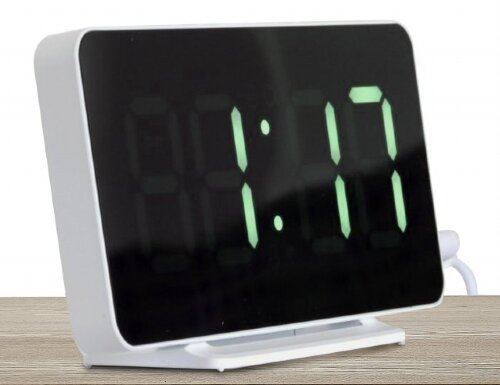 002Х бел-зел 4W(в кор.1шт.) -  Будильник сетевой. [01100919] 002Х бел-зел 4W(в кор.1шт.) -  Будильник сетевой. Размер:15*8*1.5 см. Корпус изготовлен из пластика.Питание: постоянное от USB провода. Резервное питание от батарейки CR2016 ( таблетка) Особенность: можно использовать как настенные и настольные, можно установить одновременно два будильника.Показывает температуру в помещении, автоматическая регулировка яркости в ночное время