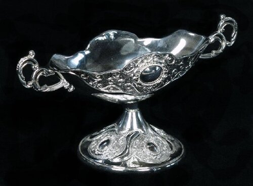 S1-152 (в кор.36шт.) - Ваза универсальная 20,5х9х1 [01013943] S1-152 (в кор.36шт.) - Ваза универсальная 20,5х9х11,5см, материал: металл.