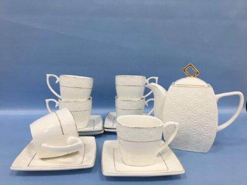 BK-6841 (в кор.4наб.) - Чайный набор 9пр.: чашка [01087316] BK-6841 (в кор.4наб.) - Чайный набор 9пр.: чашка - 4шт.(240мл), блюдце - 4шт.(13,5см), чайник заварочный 1,0л. Подарочная упаковка. Подходит для чистки в посудомоечной машине. Состав: костяной фарфор.