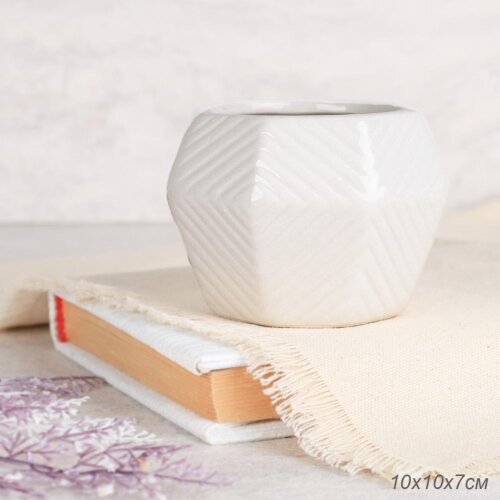 716498 (в уп.96шт.) - Кашпо 10х10х7см. / 7021W /, [01108853] 716498 (в уп.96шт.) - Кашпо 10х10х7см. / 7021W /, материал: керамика.