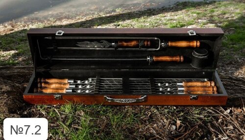 2К-690-2 (в уп.1шт.) - Набор шашлычный 14пр. в дер [01103021] 2К-690-2 (в уп.1шт.) - Набор шашлычный 14пр. в деревянном ящике большой, №7-2, полный (  6 шампуров, таганок, вилка-шампур, кочерга, нож шампурный, 4 стопки в чехле), размер: 77х20,5х12мм, материал: дерево, металл.