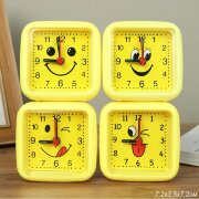 737934 (в уп.300шт.) - Будильник Смайлик 7,2х3,5х7 [01108058]