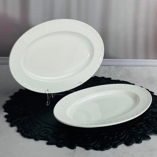 102-173 (в уп.16наб.) - Набор из 2-х овальных блюд [01110910] 102-173 (в уп.16наб.) - Набор из 2-х овальных блюд 25,5х16,5х2см. СЕРЕНА в подар.упаковке, материал: фарфор.