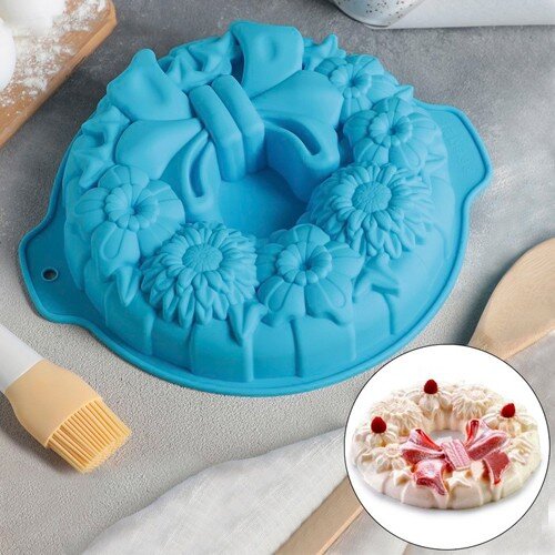 421679-РСВ (в уп.1шт.) - 	Форма для выпечки "Немец [01057209] 421679-РСВ (в уп.1шт.) - 	Форма для выпечки "Немецкий кекс. Праздничный венок" с ручками 28х25,5 х5,5см, МИКС арт.811921, материал: силикон.