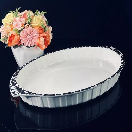 142-102 (в уп.8шт.) - Овальное блюдо для запекания [01106096] 142-102 (в уп.8шт.) - Овальное блюдо для запекания 38см в подарочной упаковке, материал: жаропрочный фарфор.