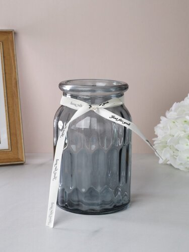 745989 (в уп.45шт.) - Ваза для цветов серая с лент [01111563] 745989 (в уп.45шт.) - Ваза для цветов серая с лентой, H=16см. / WRD-151 /, материал: стекло.